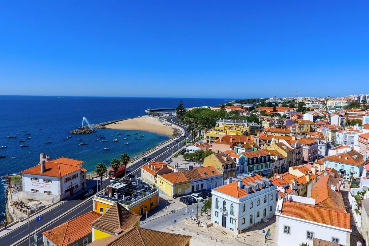 Armazéns industriais em Oeiras